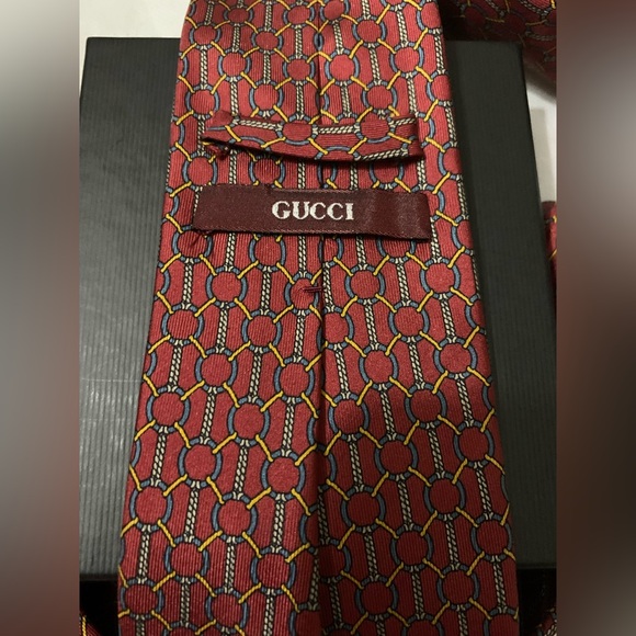 Gucci Red and Gold Patterned Tie (reposhing because purchased several) - Picture 2 of 6